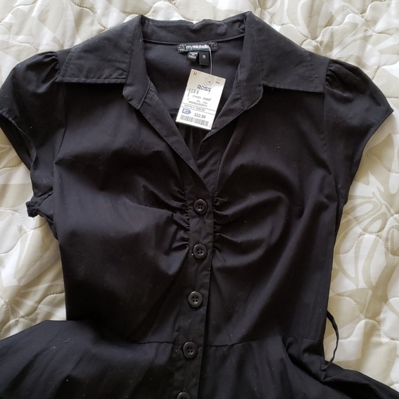 Dress - Picture 4 of 4